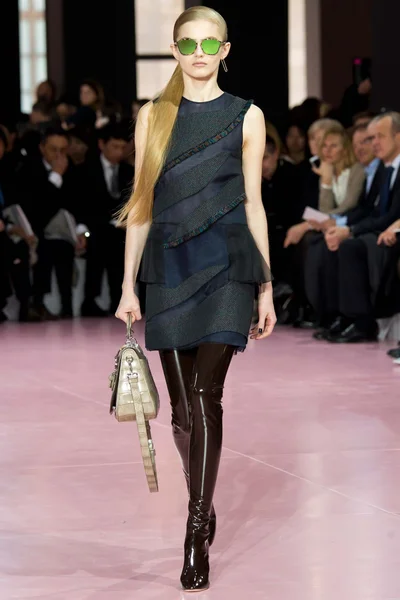 Look 30
